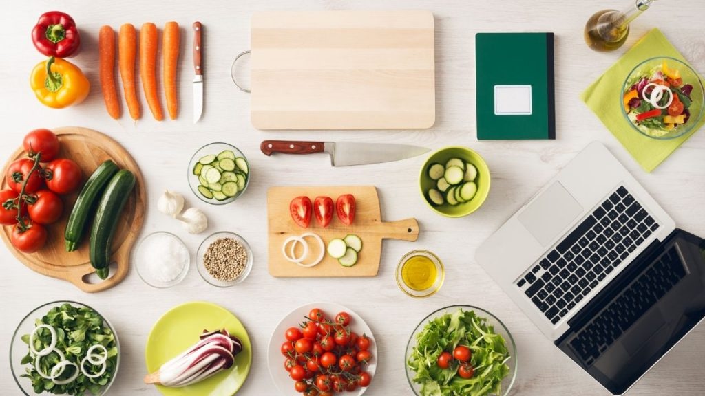 college meal prep students